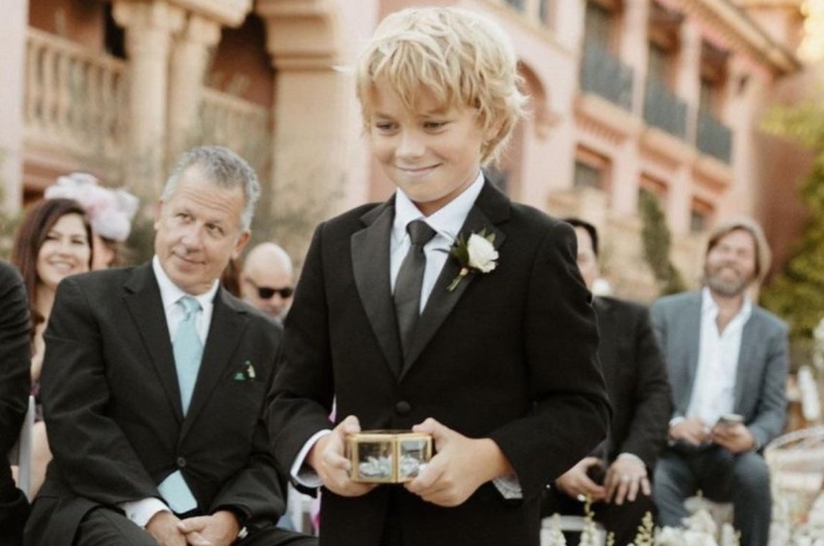 How did the wedding ring box save the ceremony? - ELENA HONCH