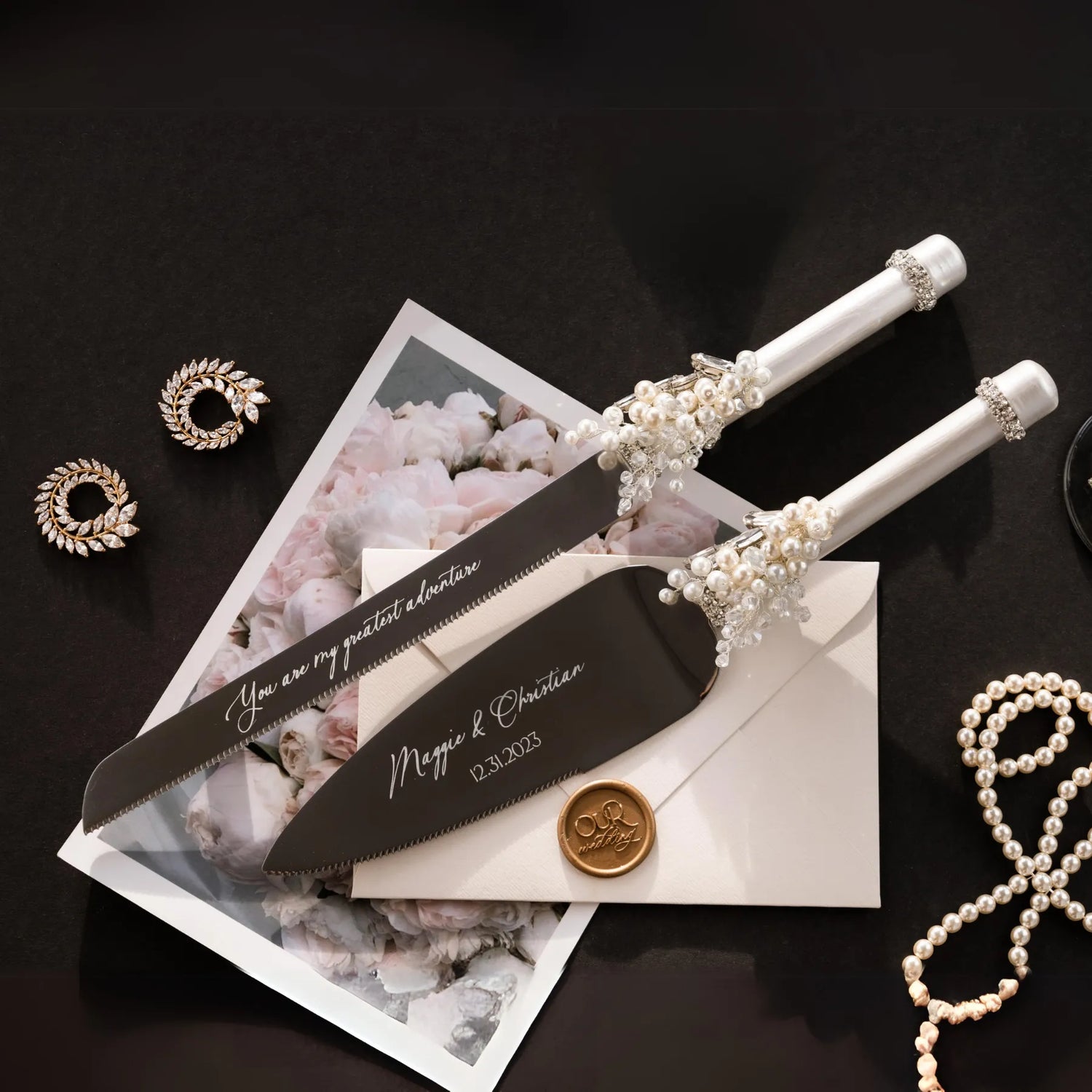 Flutes &amp; Cake set with pearls
