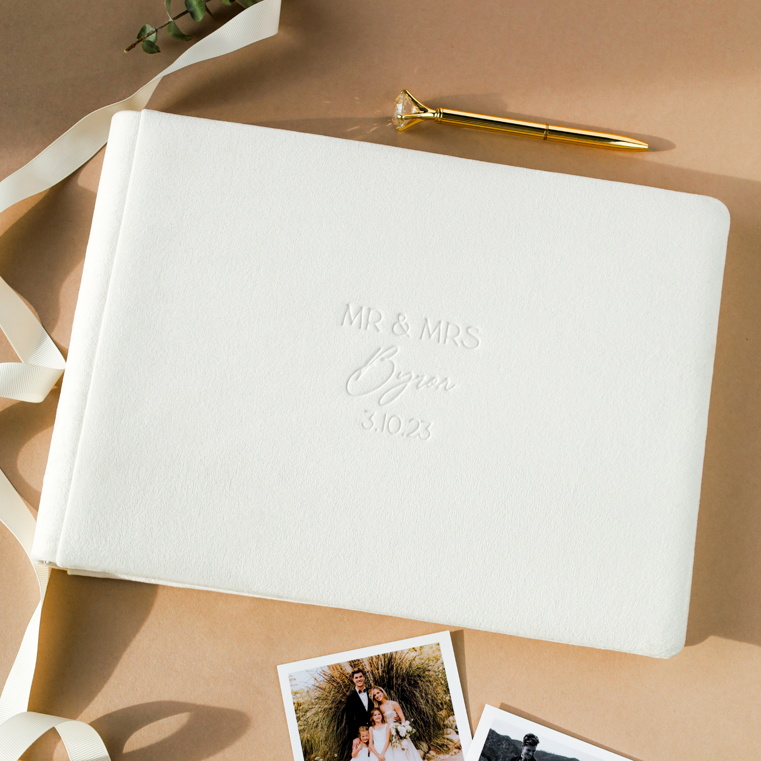 Guestbook in ivory