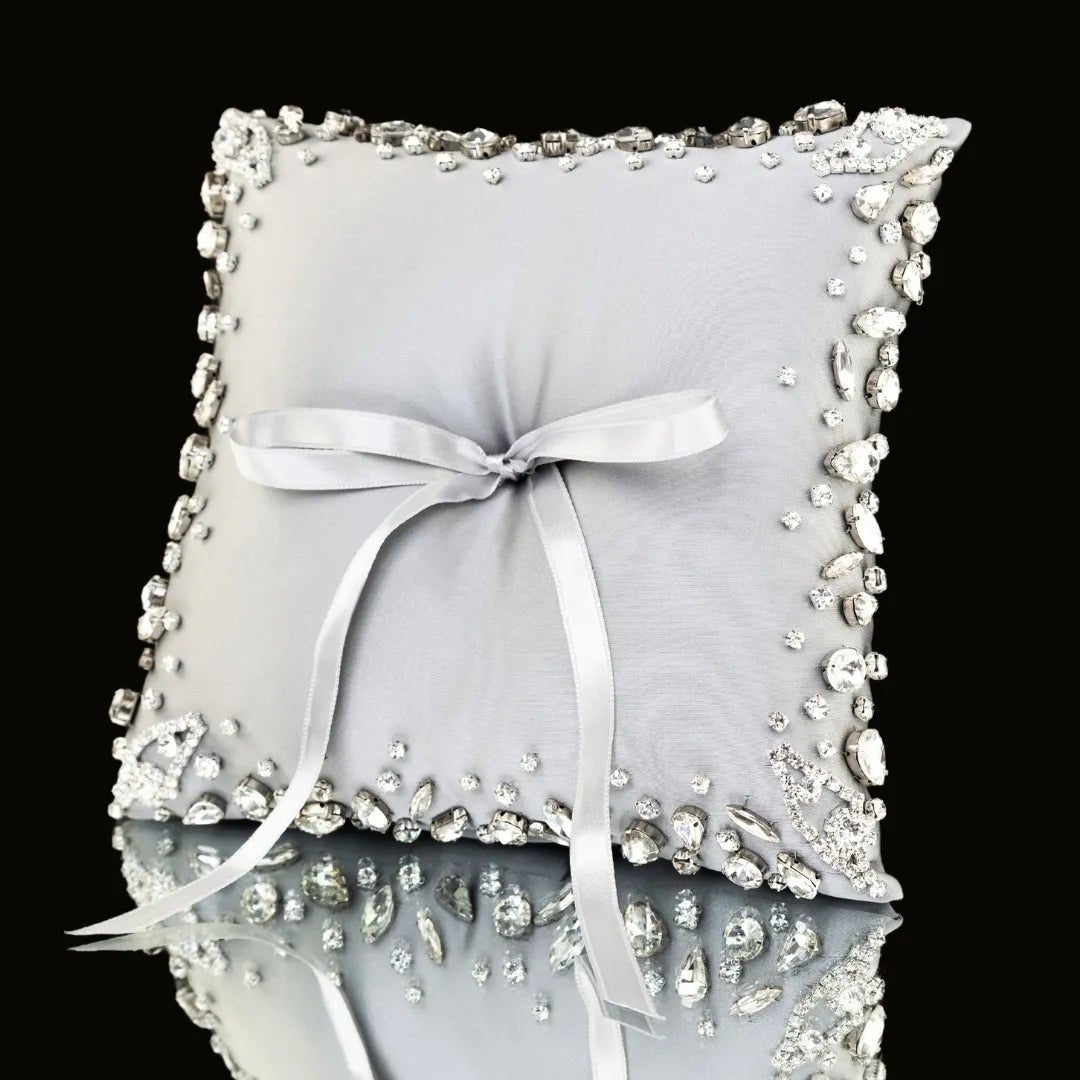 Blossom set in silver with pillow - ELENA HONCH