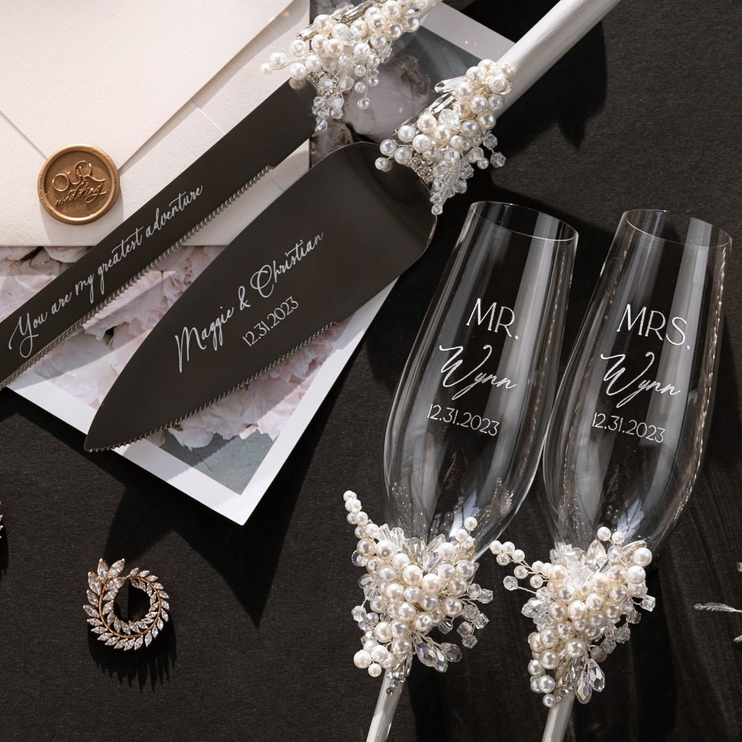 Flutes & Cake set with pearls in White - ELENA HONCH