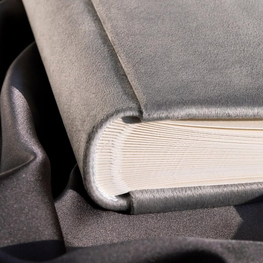 Guestbook in Grey - ELENA HONCH