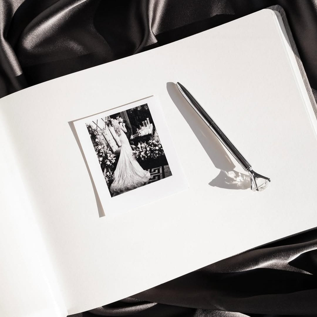 Guestbook in Grey - ELENA HONCH