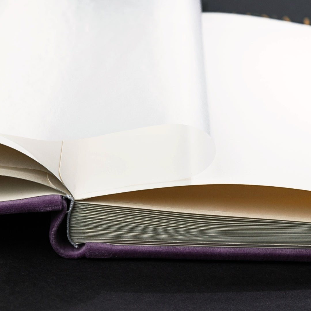 Guestbook in plum - ELENA HONCH