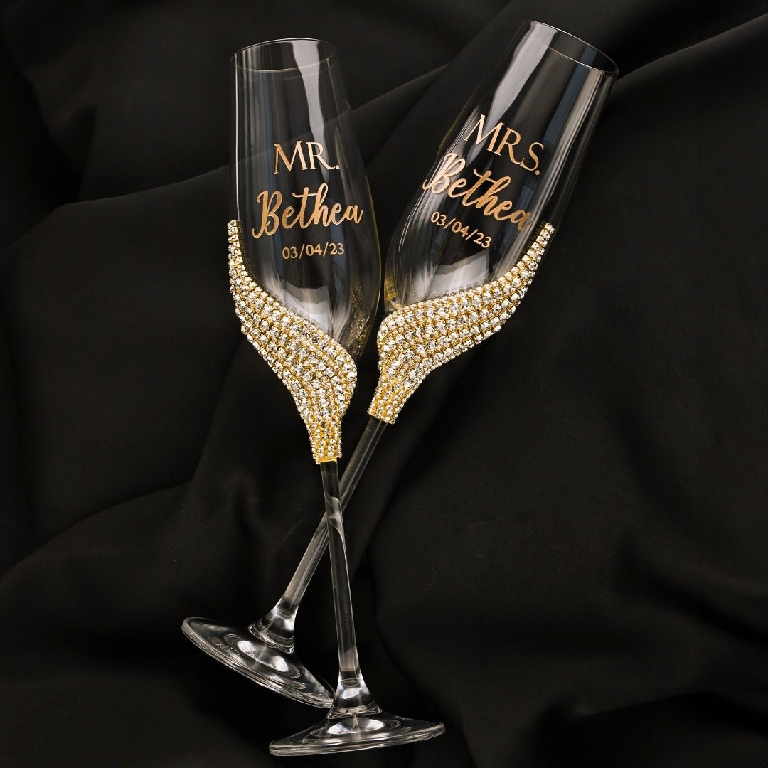 Personalized Flutes & Cake Set in Gold - ELENA HONCH