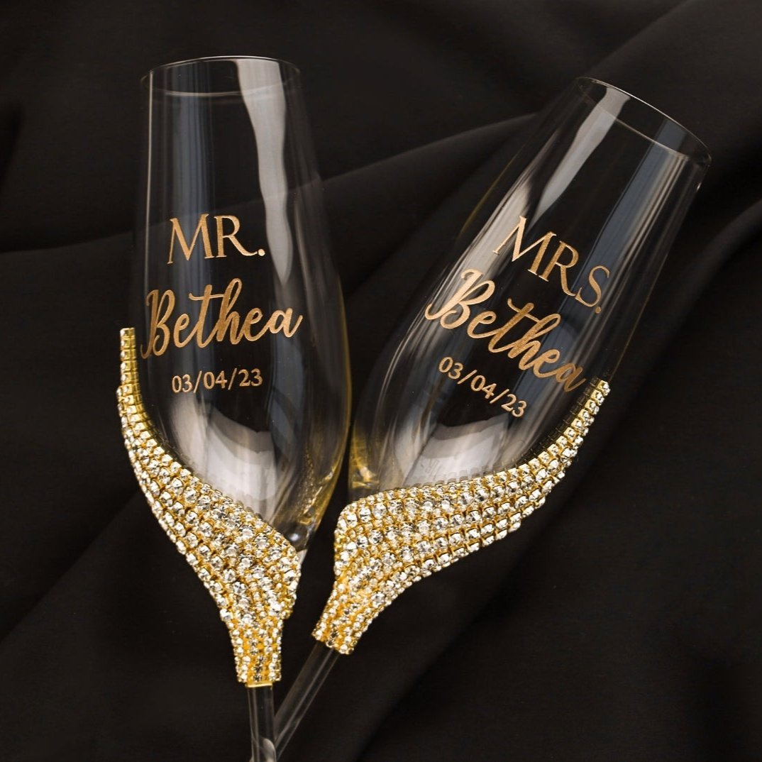 Personalized Flutes & Cake Set in Gold - ELENA HONCH