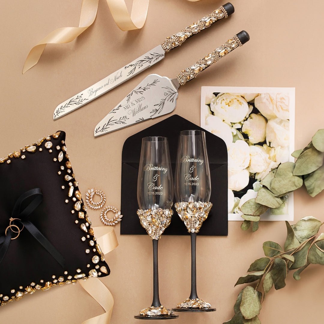 personalized wedding flutes & cake server set. personalized wedding champagne flutes and cake & sets. wedding flute set.