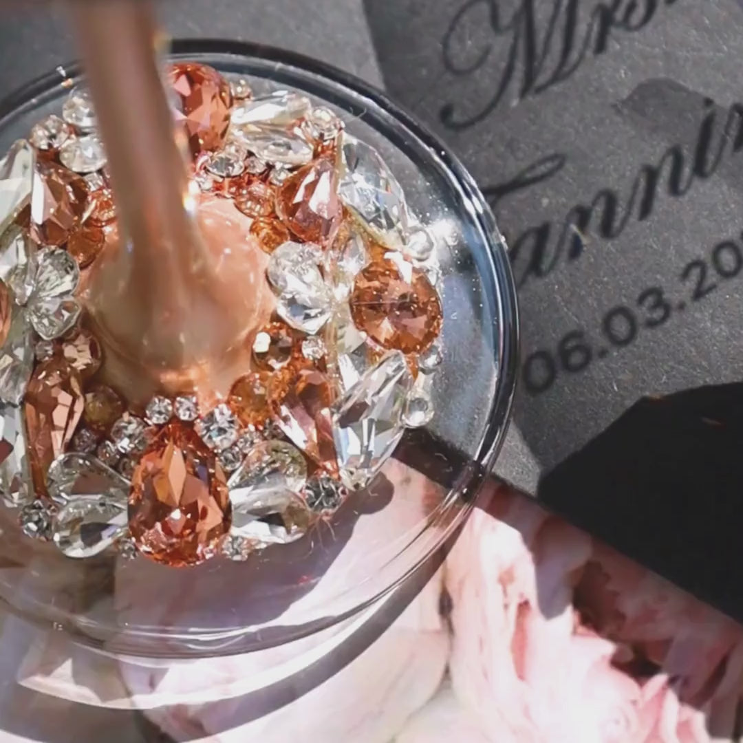 Flutes & Cake Set Blossom Rose Gold to Her Quinceañera Celebration