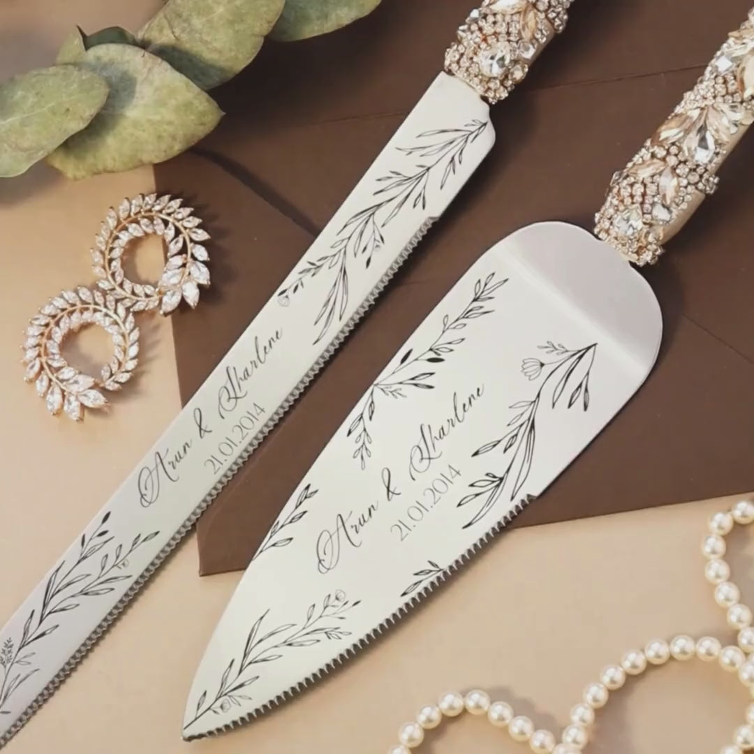 Floral Ivory & Gold Cake Set