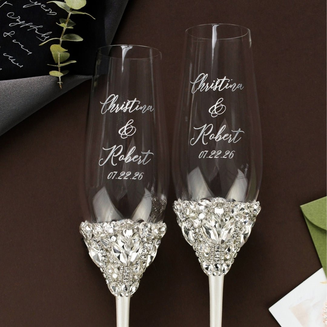 Ruta White Toasting Glasses & Cake Cutting Set - ELENA HONCH