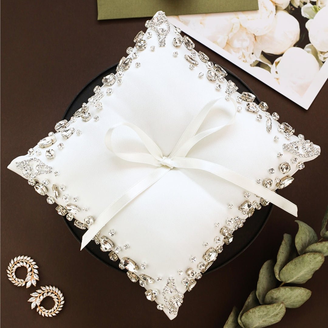 Ruta White Toasting Glasses & Cake Cutting Set with Pillow - ELENA HONCH