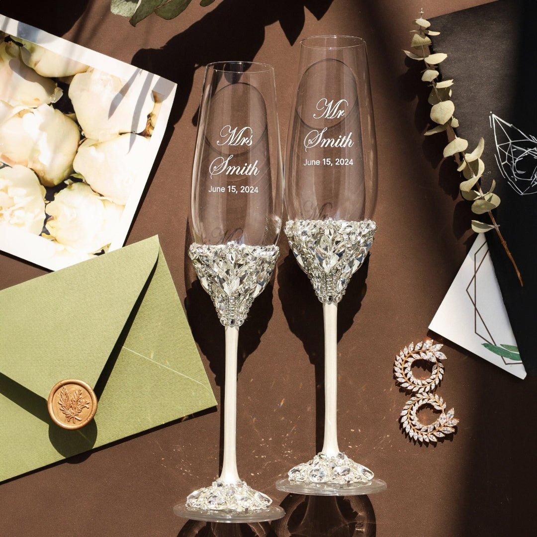 Ruta White Toasting Glasses & Cake Cutting Set with Pillow - ELENA HONCH