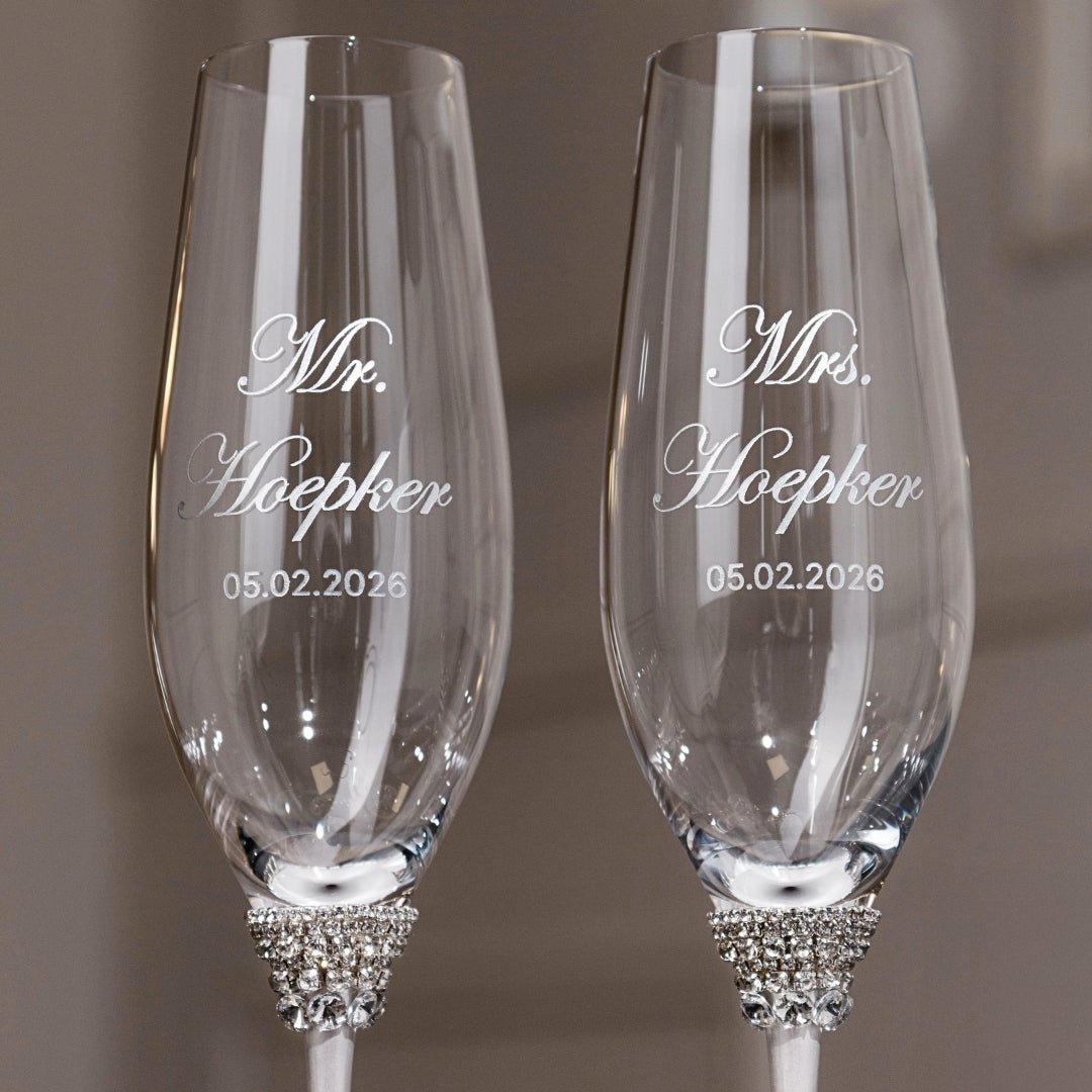 Wedding Flutes Avrora & Cake Cutting Set in White - ELENA HONCH