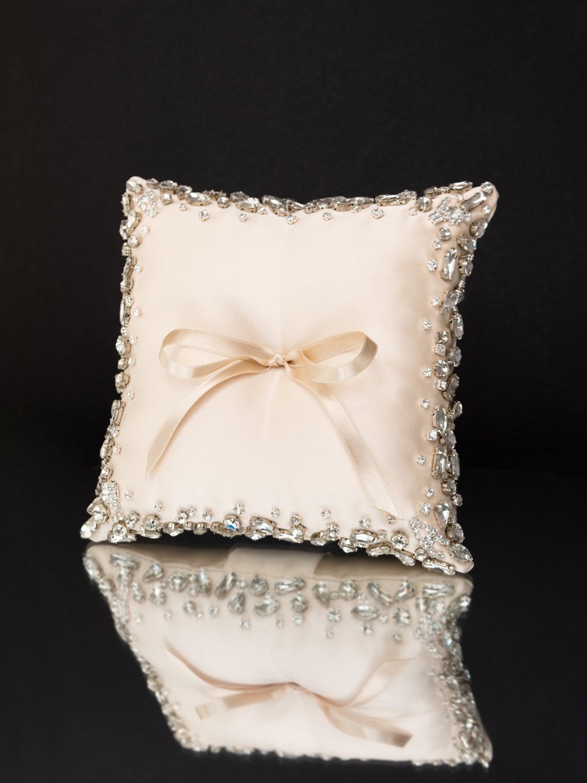 Wedding Pillow For Rings - ELENA HONCH