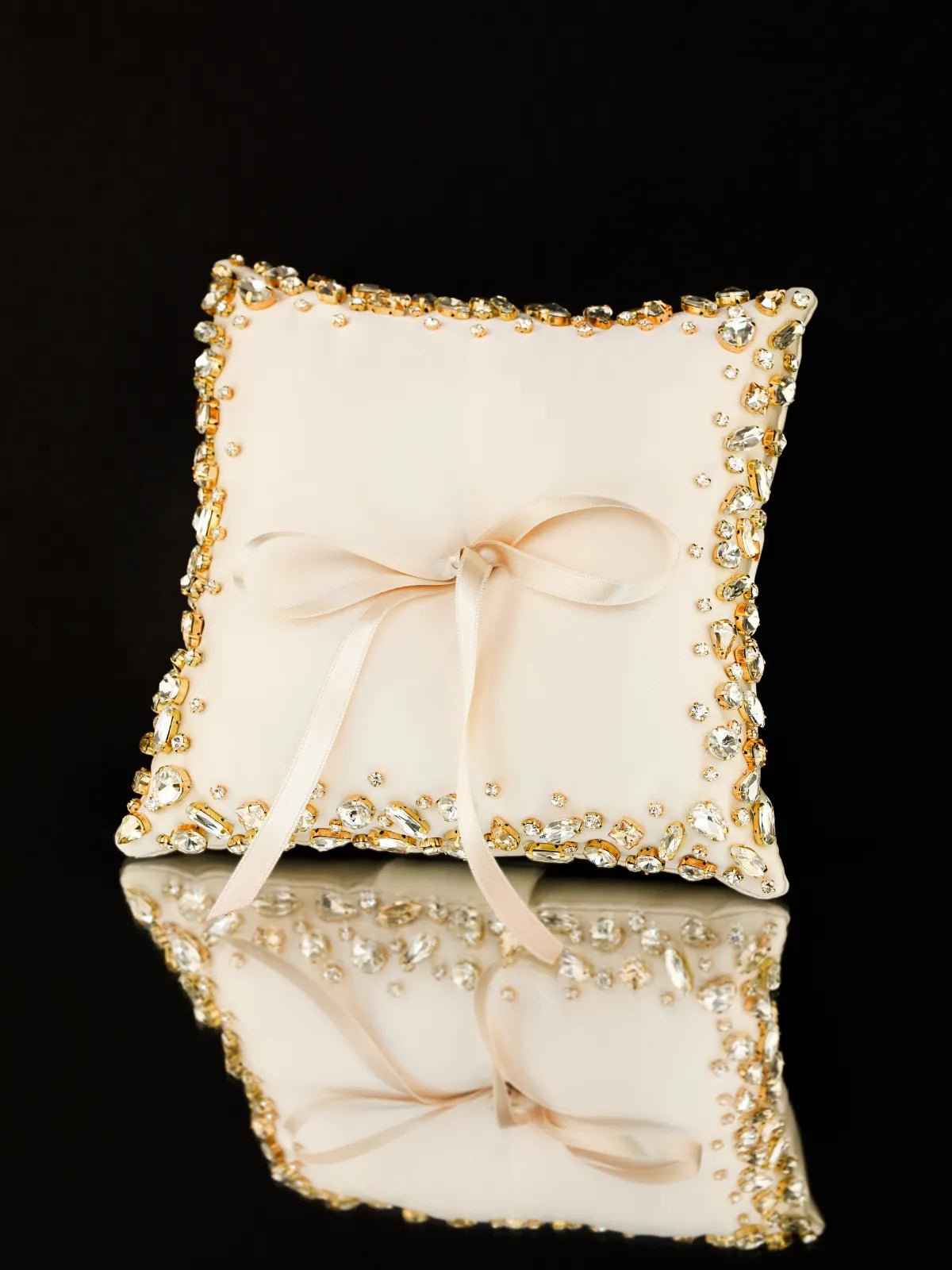 Wedding Pillow For Rings - ELENA HONCH