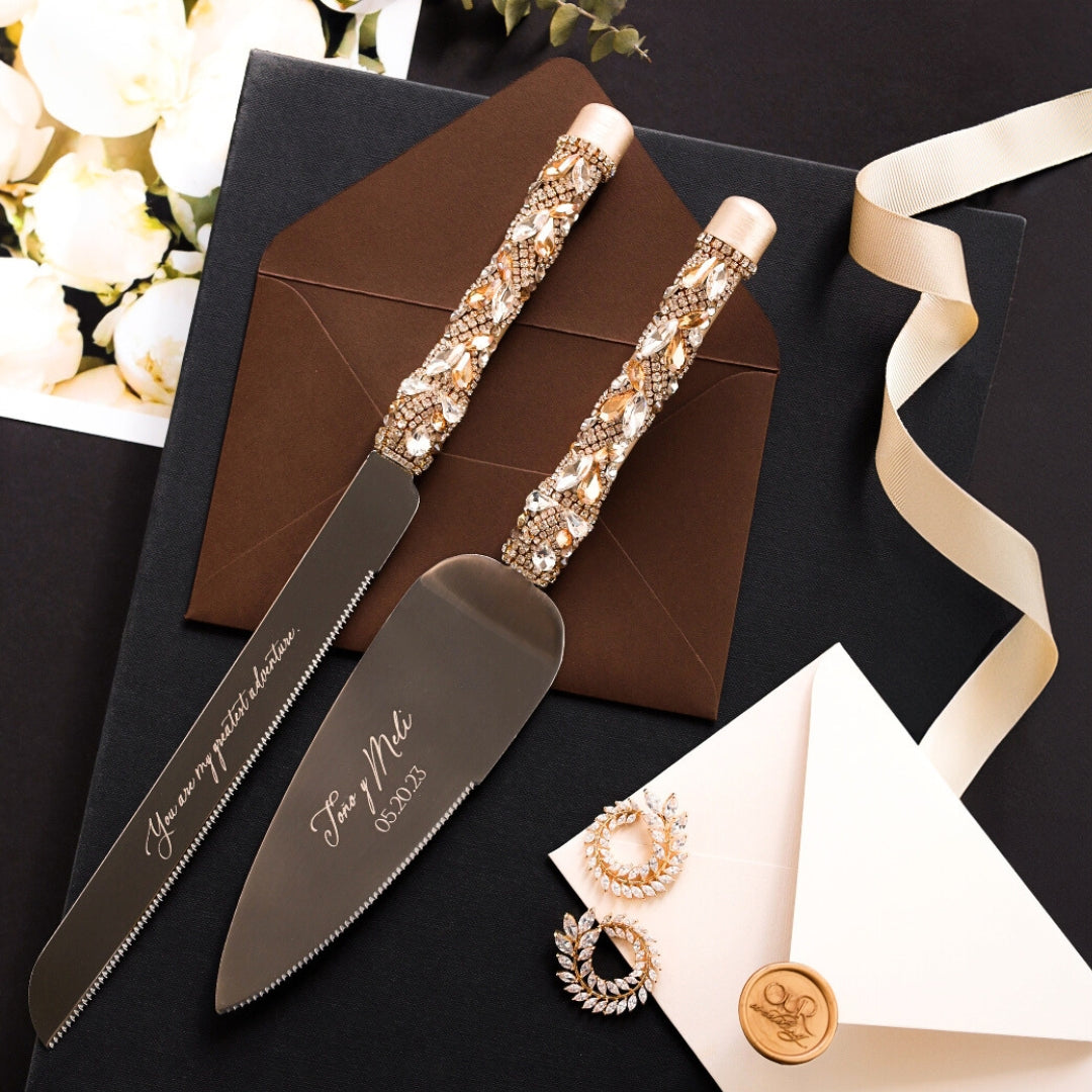 Ruta Ivory &amp; Gold Laser-Enraved Flutes and Cake Set