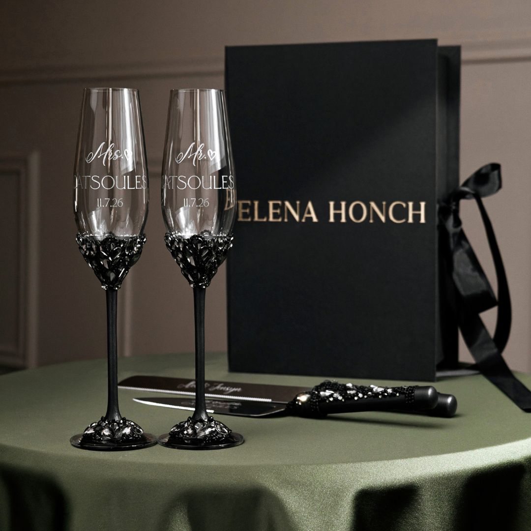 Ruta Flutes with Cake Set in Black