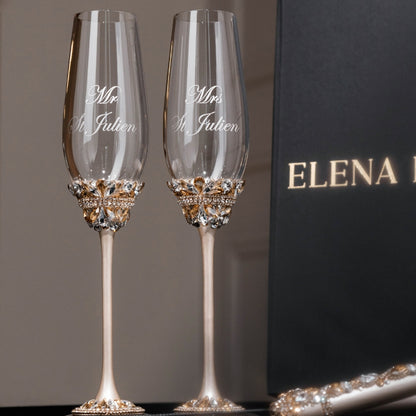 Personalized Flutes Ivy with Cake set in Ivory &amp; Gold