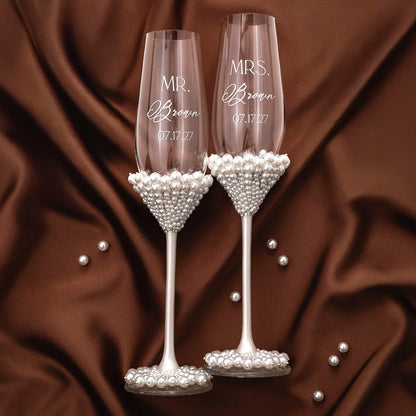 Coastal White Pearl Flutes &amp; Cake Server Set