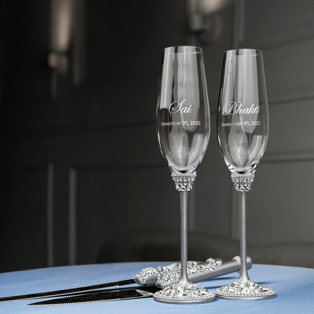 Laser-Enraved Flutes Avrora & Cake Set in Silver