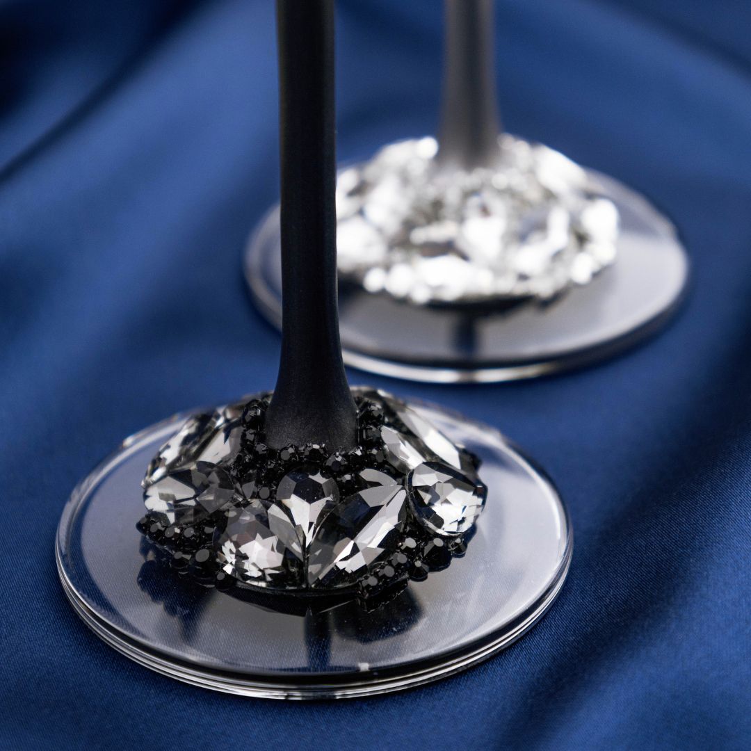 Ruta Flutes with Cake Set in Black &amp; Silver