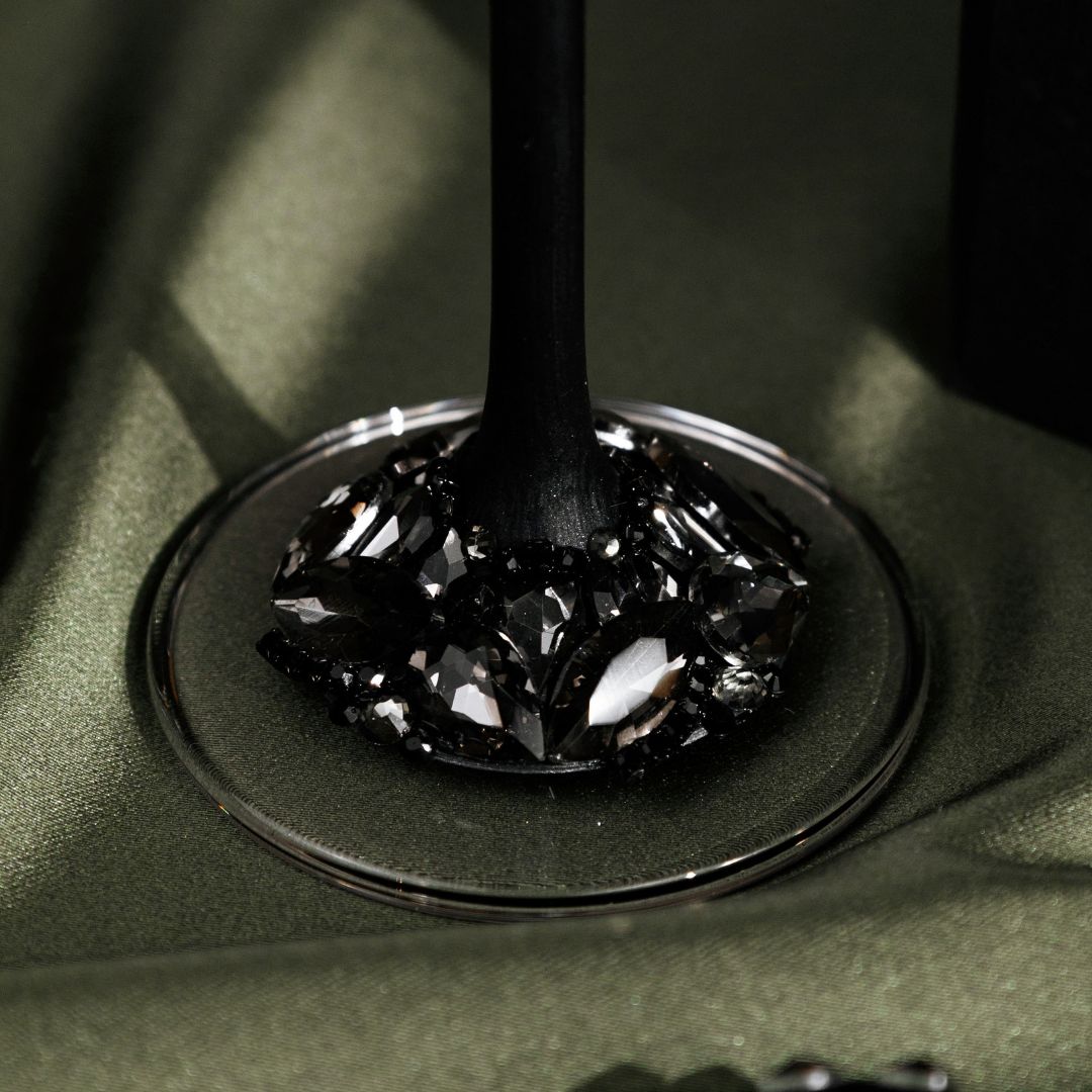 Ruta Flutes with Cake Set in Black