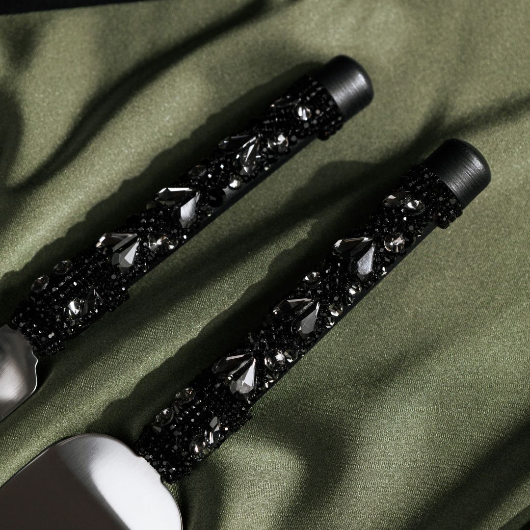 Ruta Flutes with Cake Set in Black