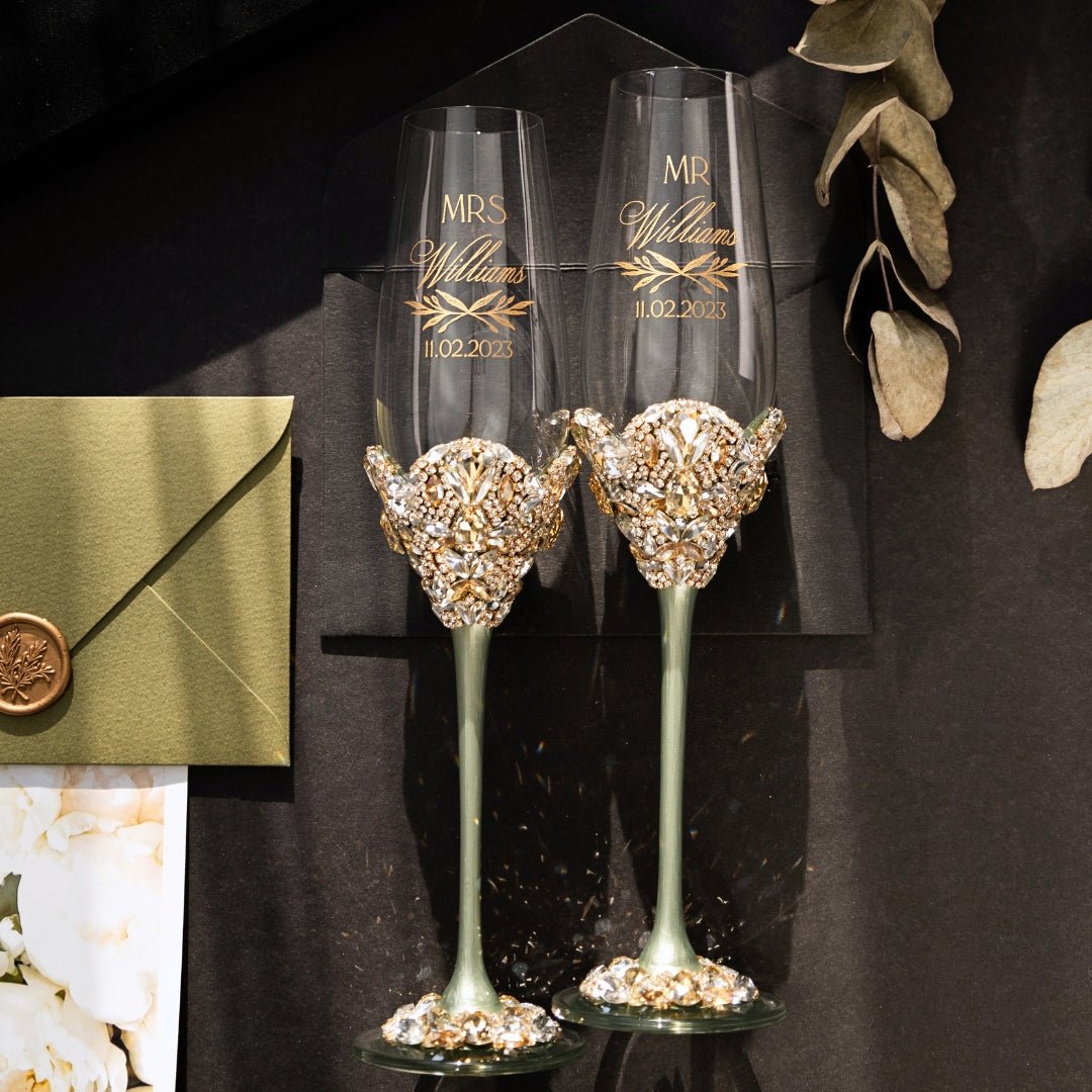 Blossom flutes &amp; set for cake in Olive - ELENA HONCH