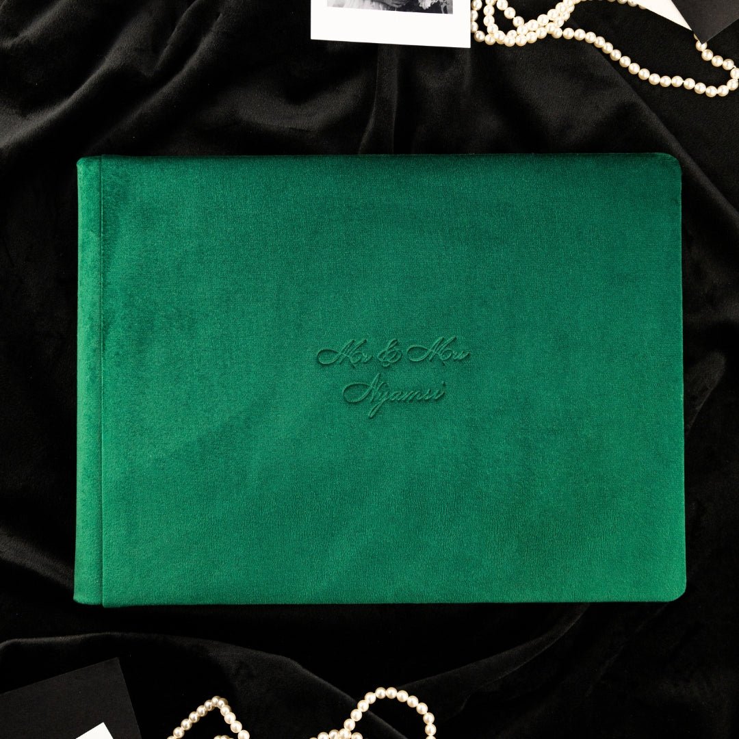 Guestbook in Emerald - ELENA HONCH