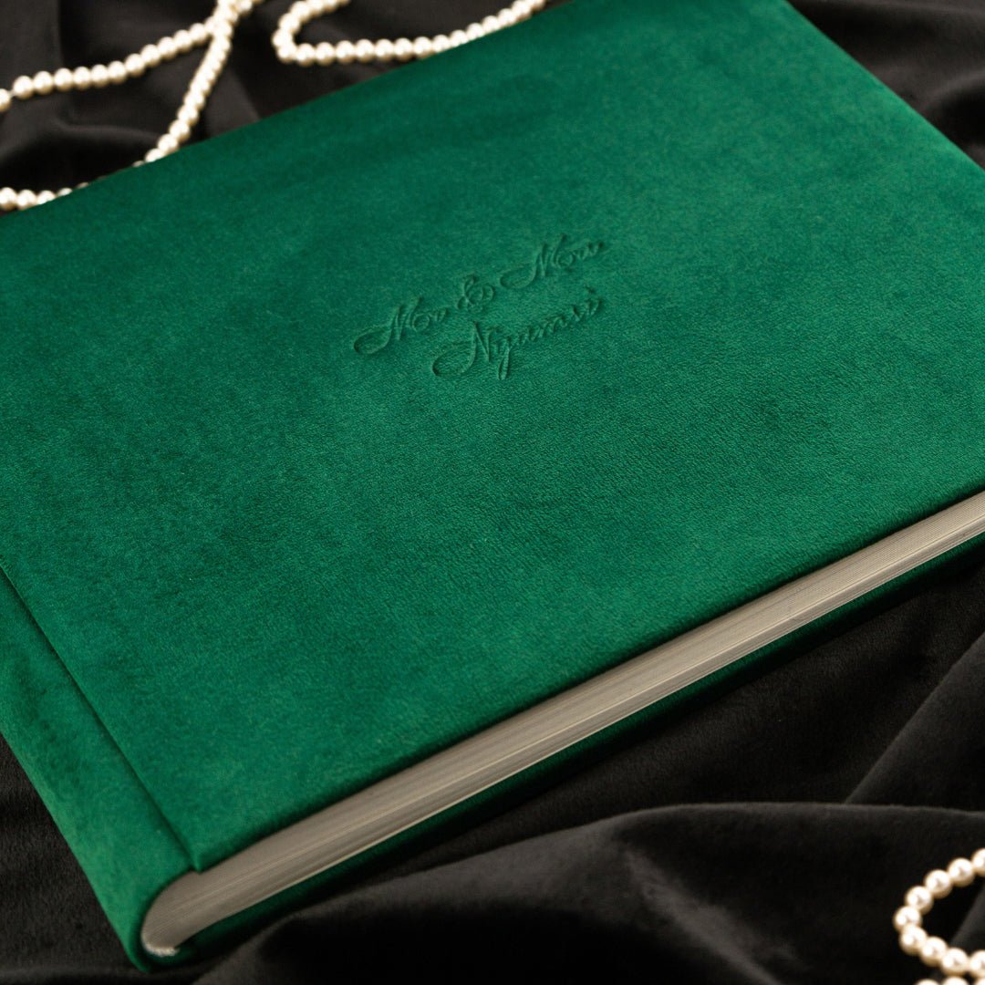 Guestbook in Emerald - ELENA HONCH