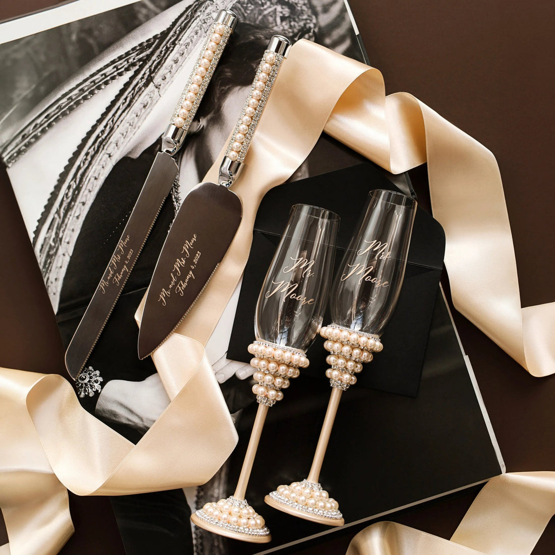 Ivory Margaret Flutes &amp; Cake Set - ELENA HONCH