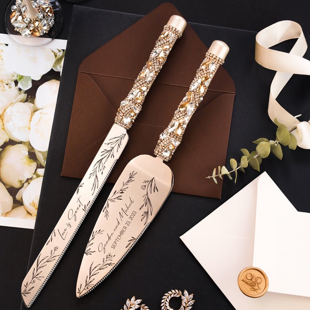 Laser-engraved Flutes&amp;Cake server knife set. Custom toasting flutes. Personalized champagne glasses for Bride&amp;Groom table