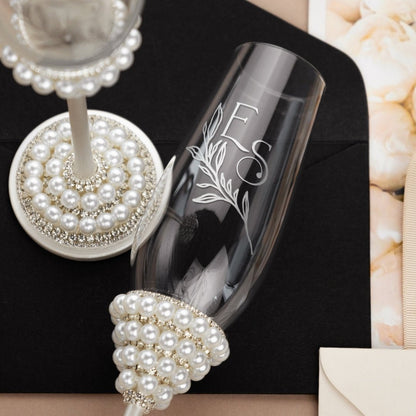 Pearls Margaret Flutes White With Pillow - ELENA HONCH