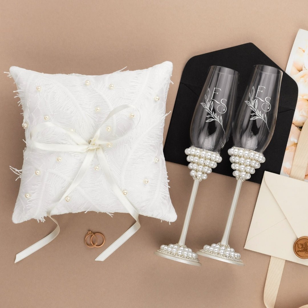 Pearls Margaret Flutes White With Pillow - ELENA HONCH