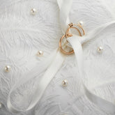 Pearls Margaret Flutes White With Pillow - ELENA HONCH
