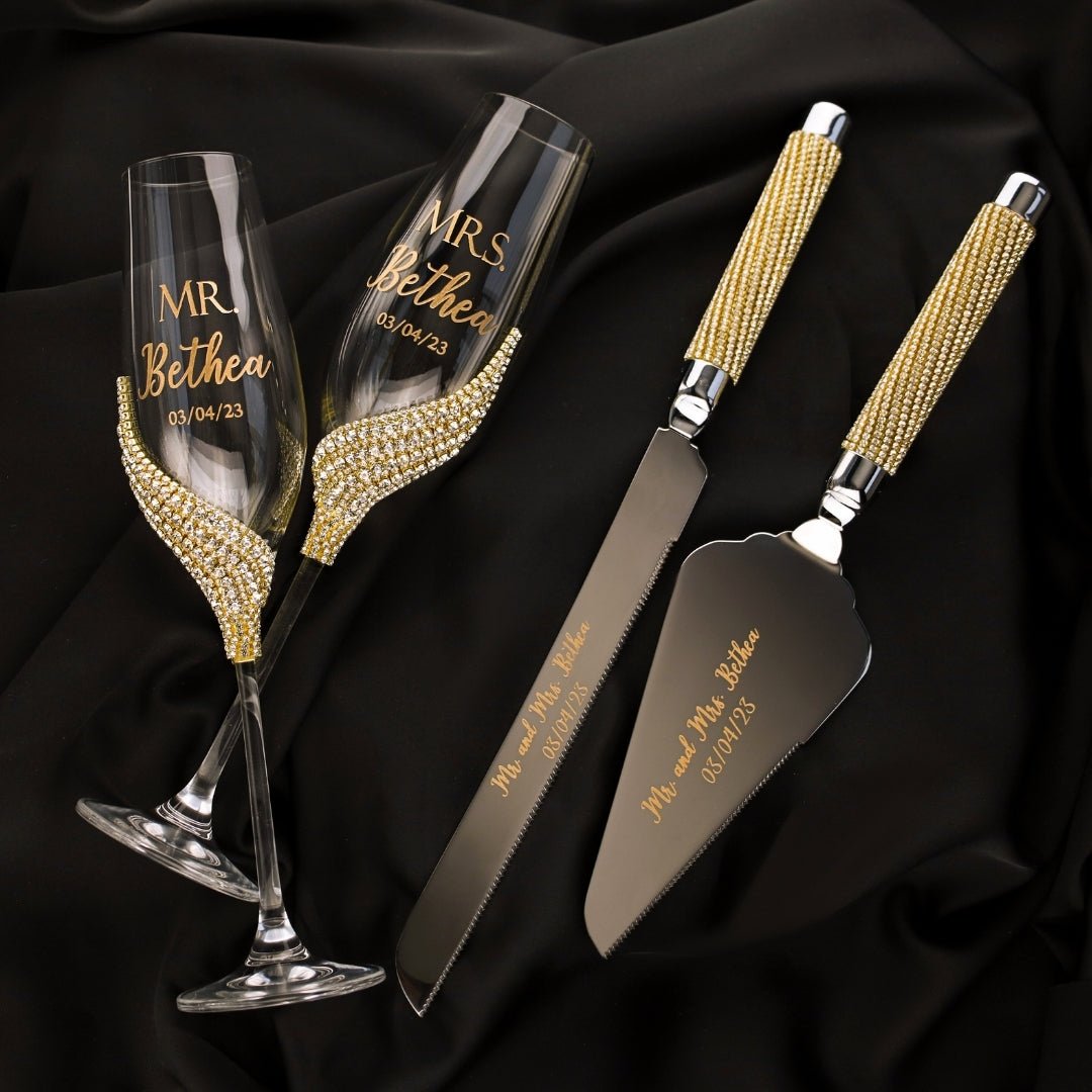 Personalized Flutes &amp; Cake Set in Gold - ELENA HONCH