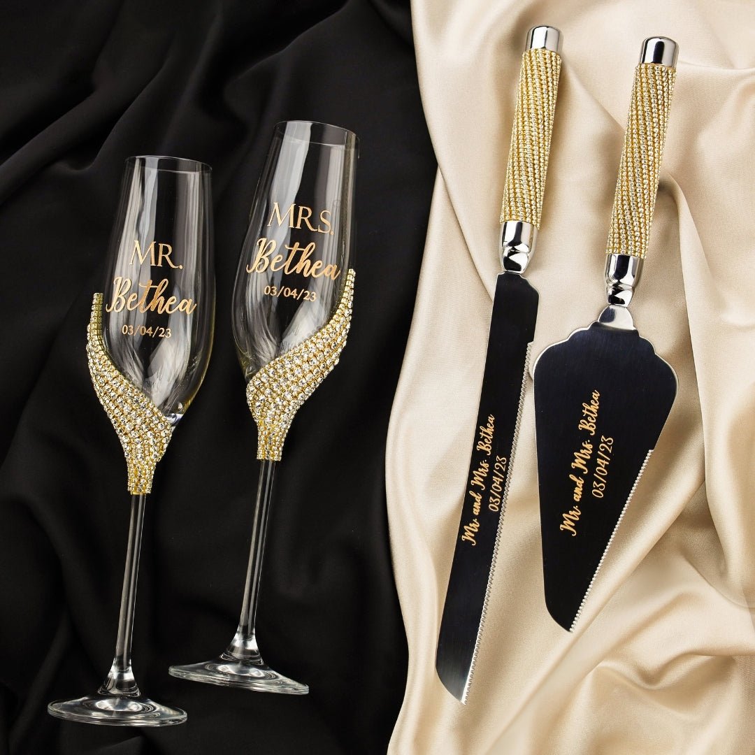 Personalized Flutes &amp; Cake Set in Gold - ELENA HONCH