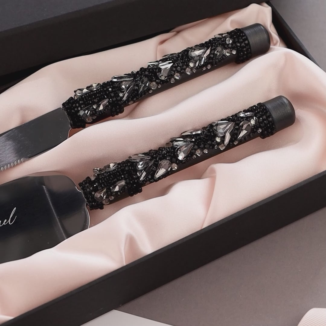 Blossom Set Gothic in Black