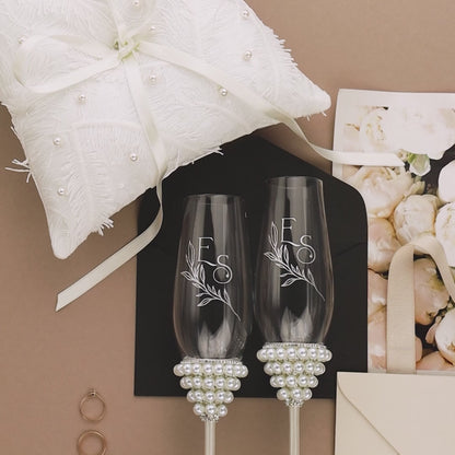 Pearls Margaret Flutes White With Pillow