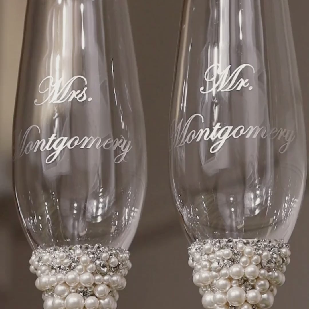 Flutes Lily Ivory &amp; Pearls