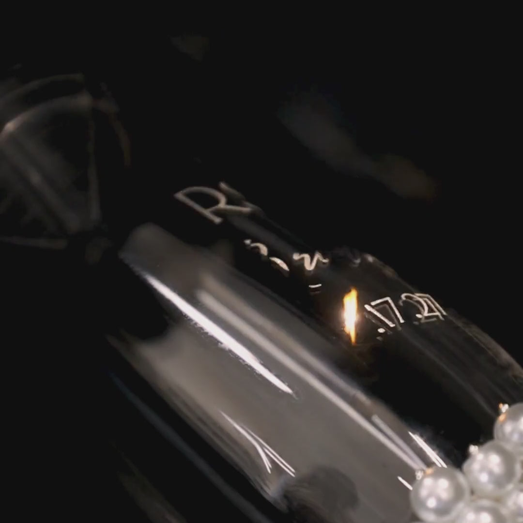 Personalization for flutes and cake set