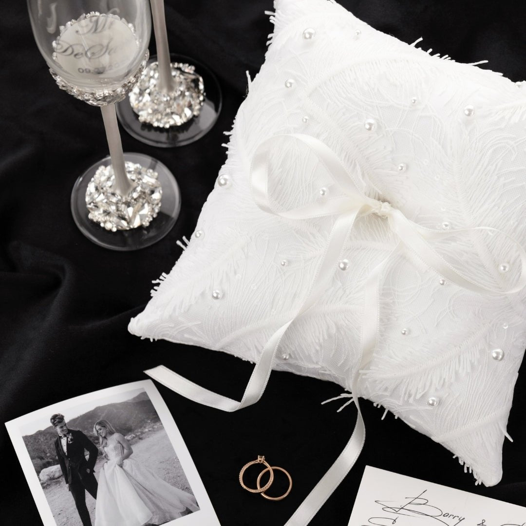 Ruta Flutes White With Ring Bearer Pillow - ELENA HONCH