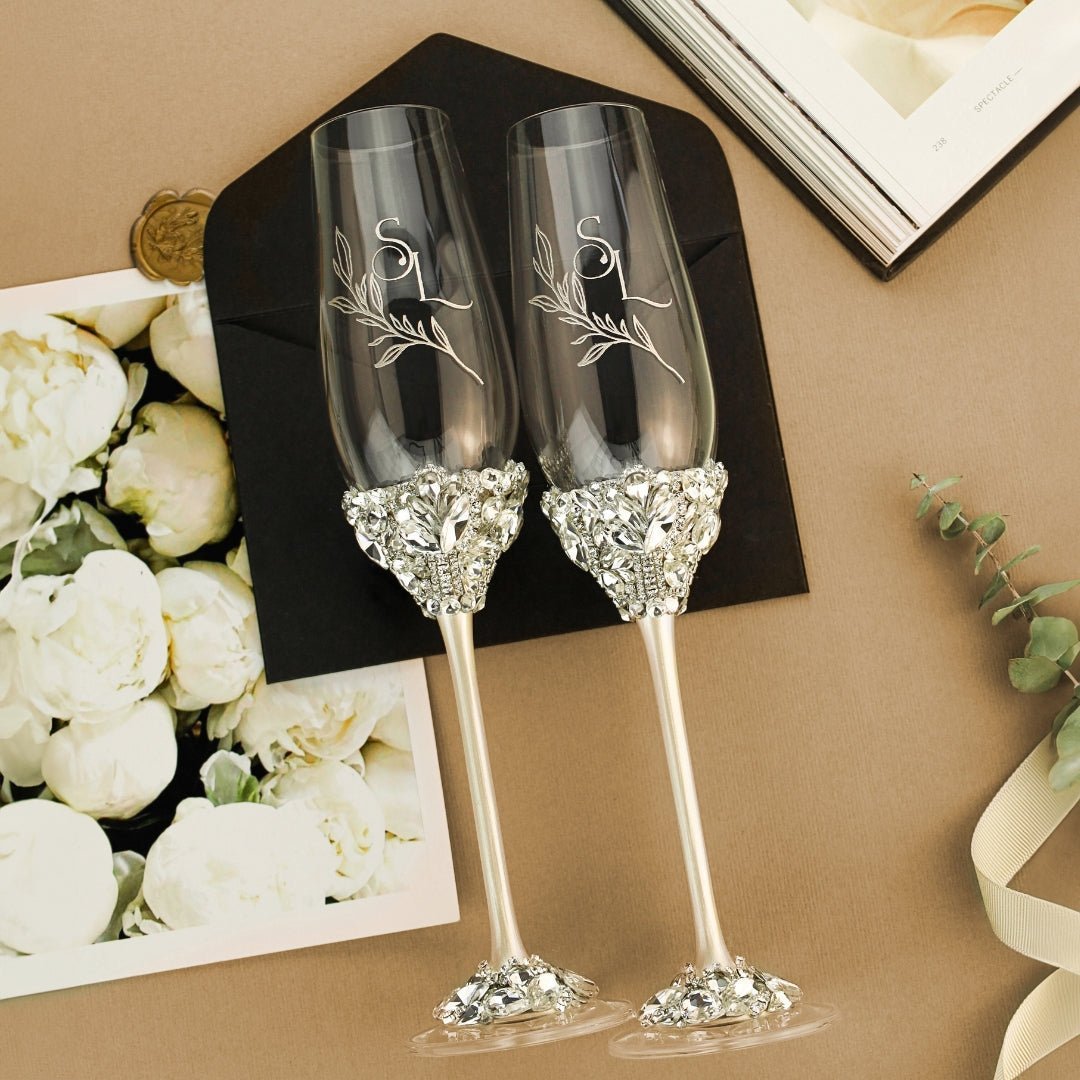 4 piece wedding toasting flutes and cake server set. personalized wedding flute set. wedding cake cutting set. wedding set.