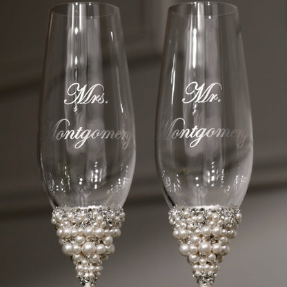 Wedding Flutes &amp; Cake Set Lily Ivory With Pearls - ELENA HONCH