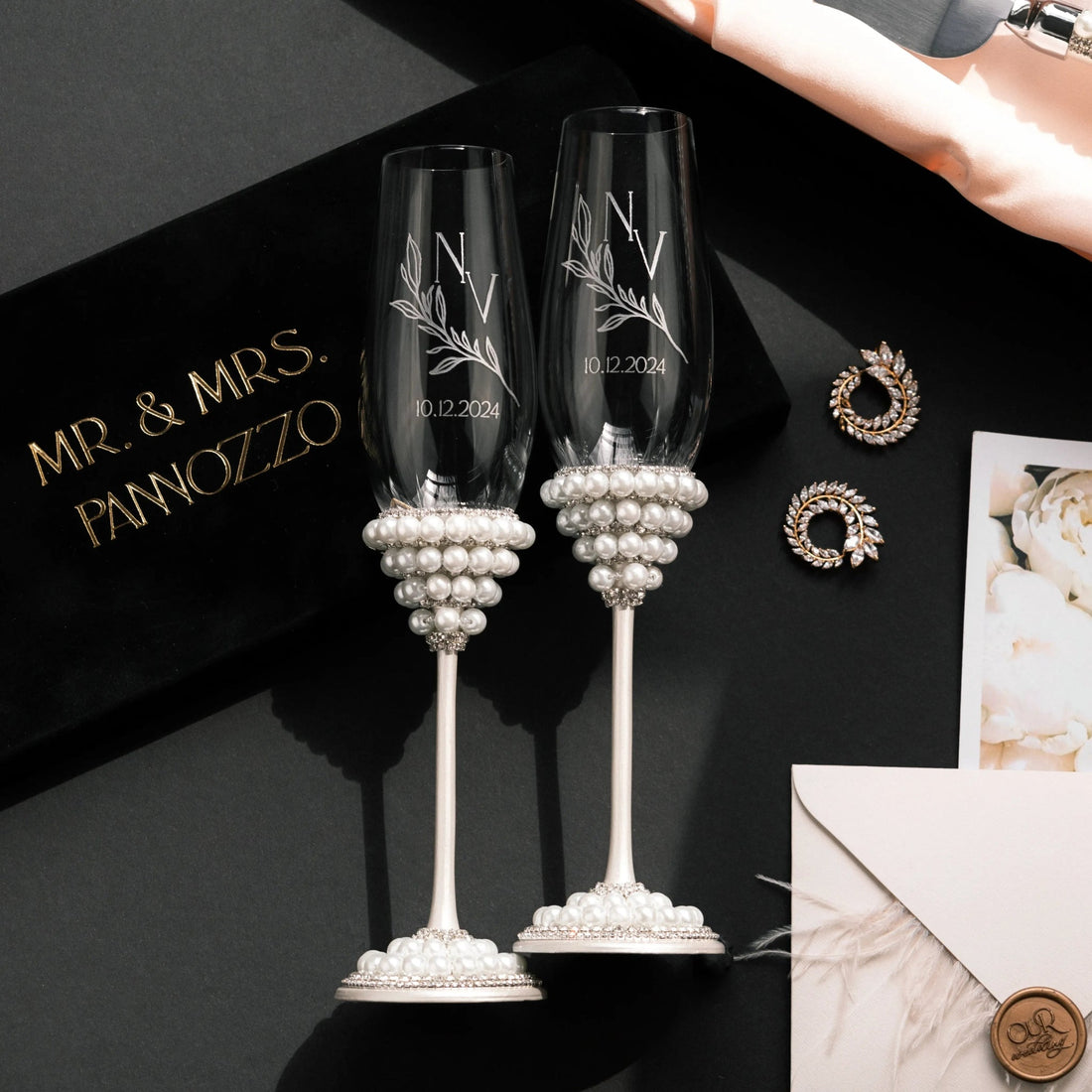 4 piece wedding toasting flutes and cake server set. personalized wedding flute set. wedding cake cutting set. wedding set.