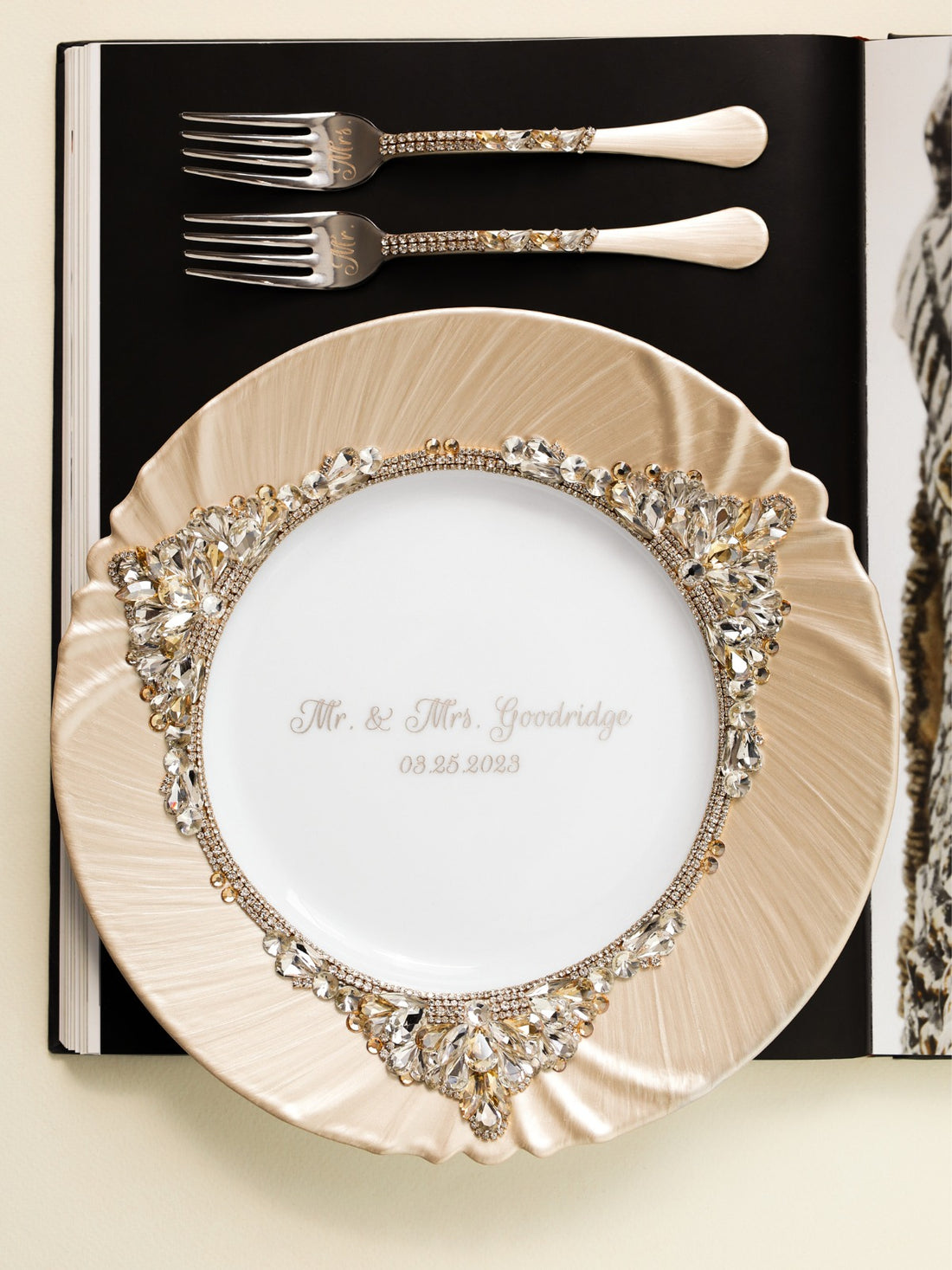Plate And Forks Ivory &amp; Gold Set