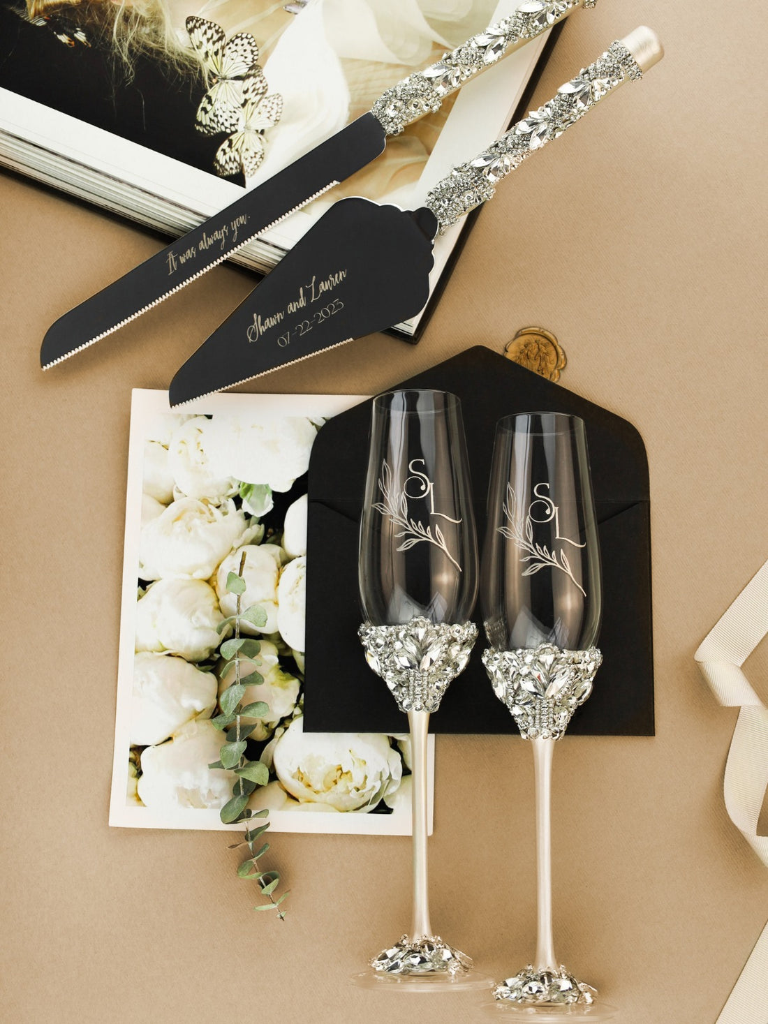 4-Piece Wedding Supplies - Cake Knife, Pie Server Set and Wedding Champagne  Glasses Set, 2 Toasting Champagne Flutes, 1 Pie Server and 1 Cutting
